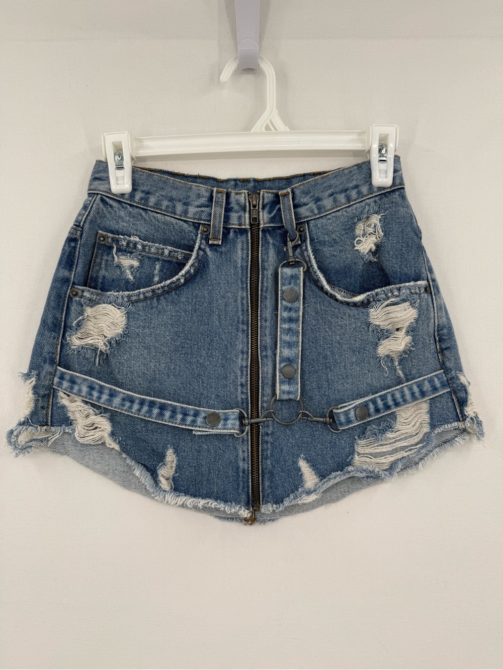 CARMAR Los Angeles Women’s Size 26 Distressed Denim Shirt Y2K Ripped Raw Hem